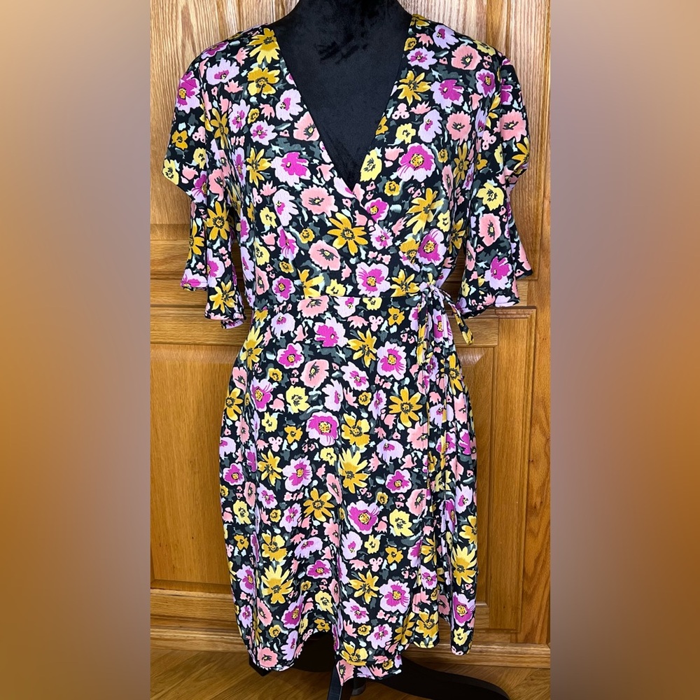 Topshop Floral Print Wrap Front Tie Waist Bell Sleeve Angel Mini Dress‎ Size 6